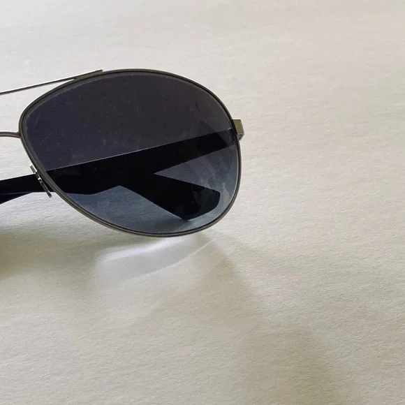 Ray-Ban Aviator Sunglasses - Picture 2 of 8